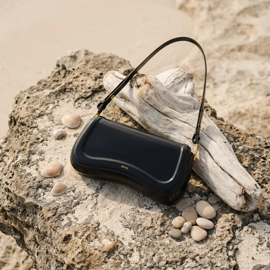 Women's Handbags: The Accessory That Transforms Any Outfit